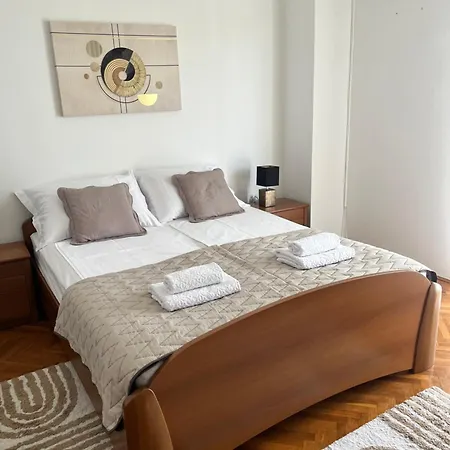 Fiorella بيت ضيافة *